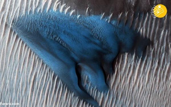 عکس خیره کننده از تپه های آبی رنگ روی مریخ